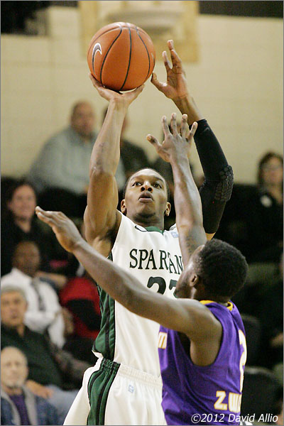 Bisons vs Spartans | © 2012 David Allio for Icon SMI