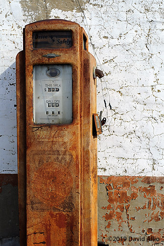 Unattended Sentry Bennett 541 gas pump Age-value monument Caddo County Coger Oklahoma